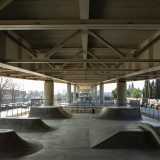 E ci imbattiamo subito nello skate park...